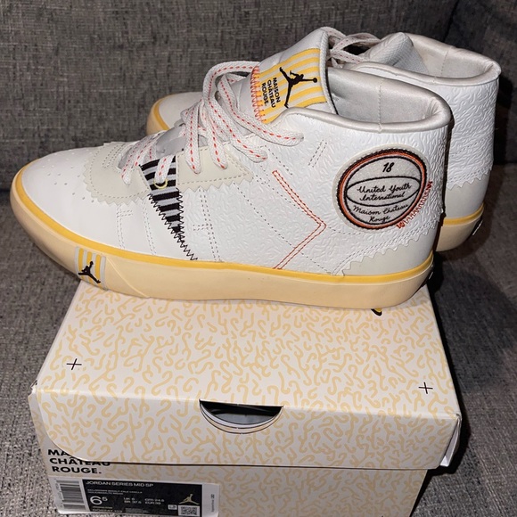 Jordan Maison Chateau Rouge Mid size 6.5Y LIKE NEW - Picture 5 of 12
